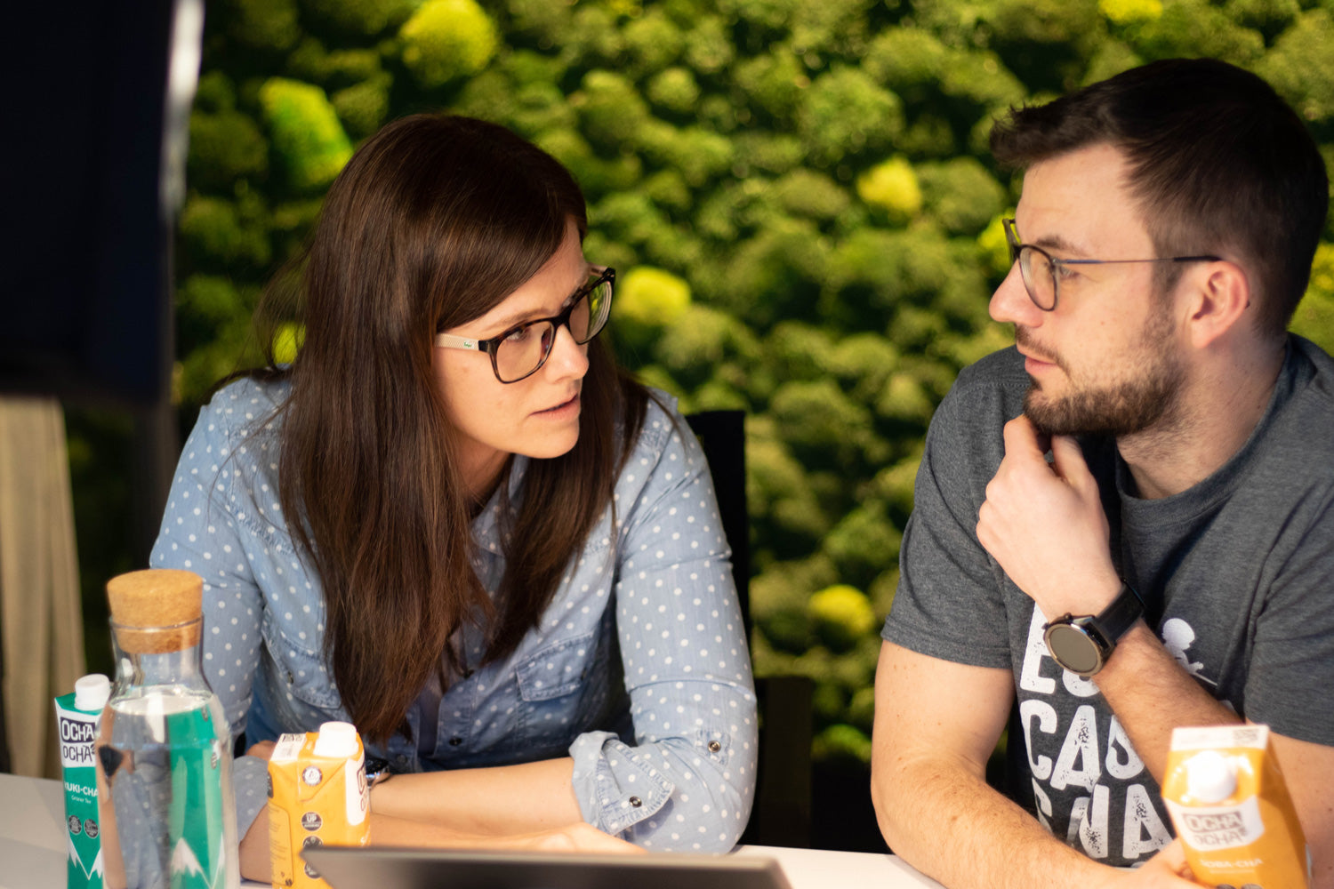 Ocha-Ocha® Gründer Christopher Gogolin berät sich zum Geschmack des Ocha-Ocha® Buchweizentees